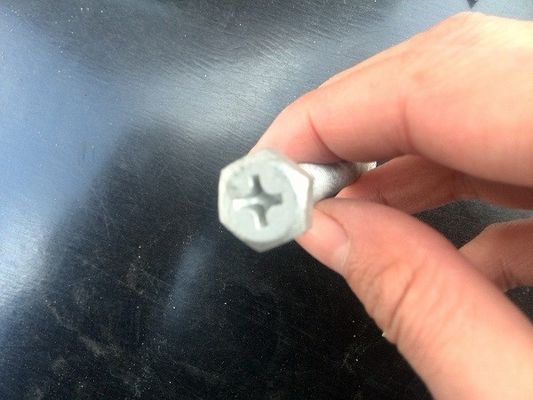 Clips de fijación de acero al carbono galvanizado duradero Q235 para suelos de malla y PRFV