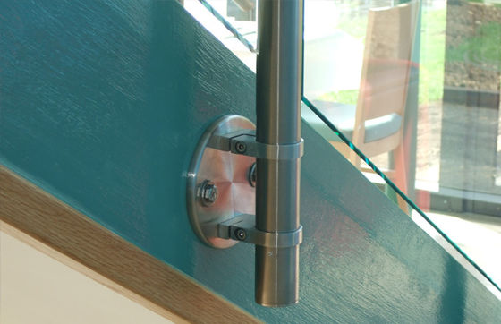 Круглый кронштейн балясины держателя фасции используемый для перил палубы кабеля нержавеющей стали