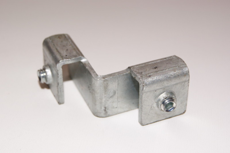 Anti Abrasion Carbon Steel Fittings / Kick Plate Clamps Outer 90 Degree Type